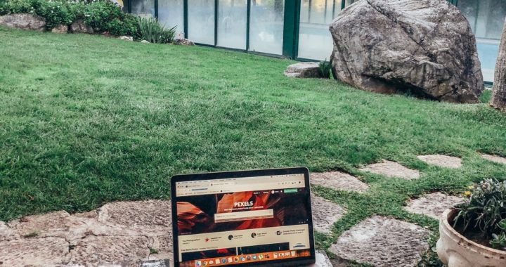 Running a Business and Traveling? It’s Doable with These 5 Tips
